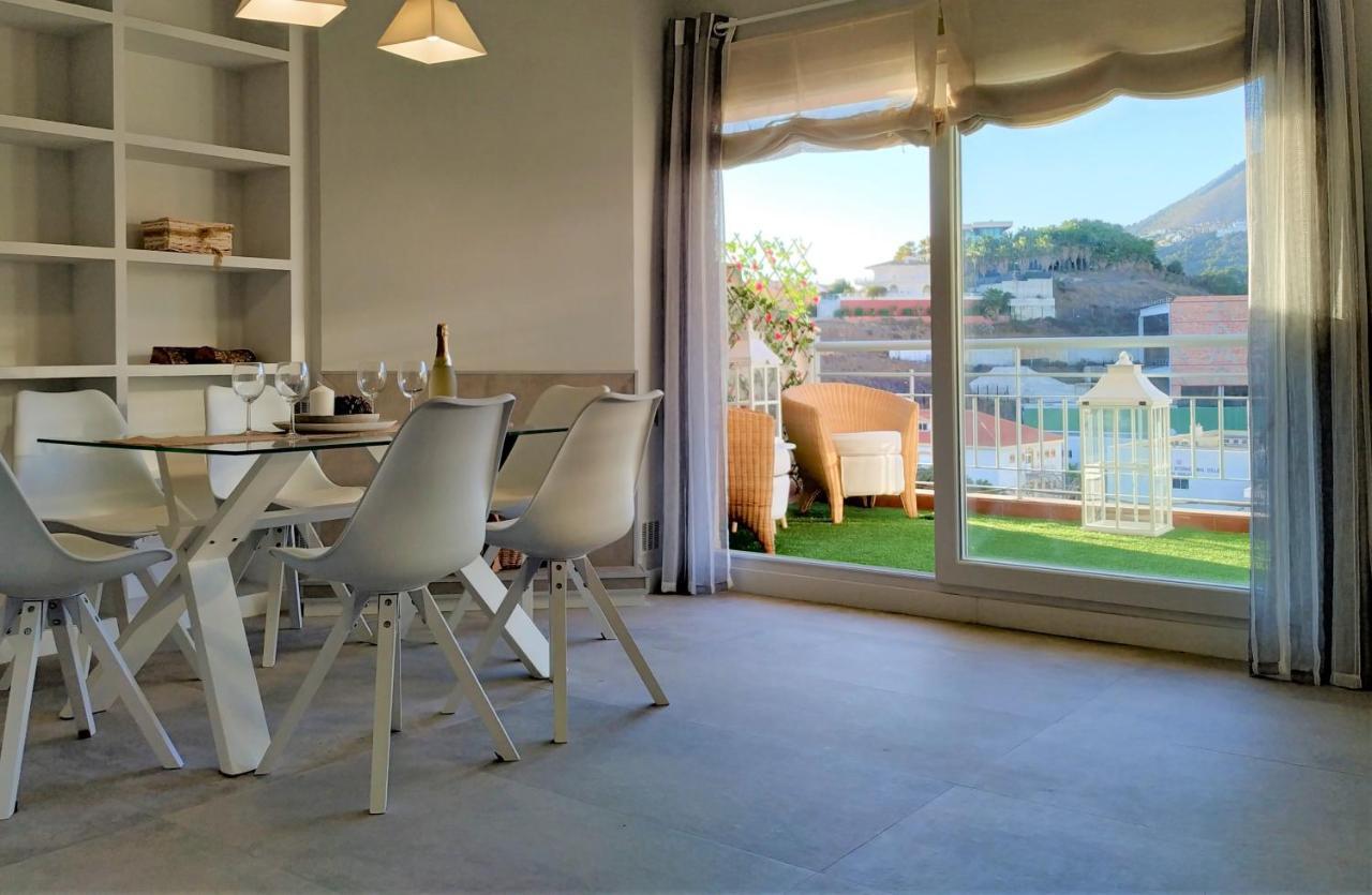 Pena Beach 3 Bedroom Duplex, Bbq, Pool, Sea Views, เบนัลมาเดนา ภายนอก รูปภาพ