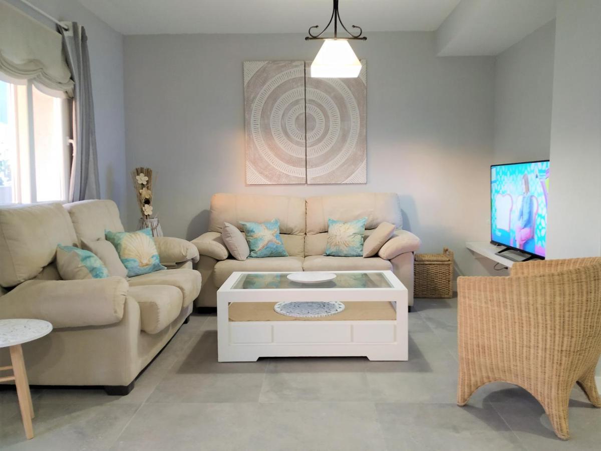 Pena Beach 3 Bedroom Duplex, Bbq, Pool, Sea Views, เบนัลมาเดนา ภายนอก รูปภาพ