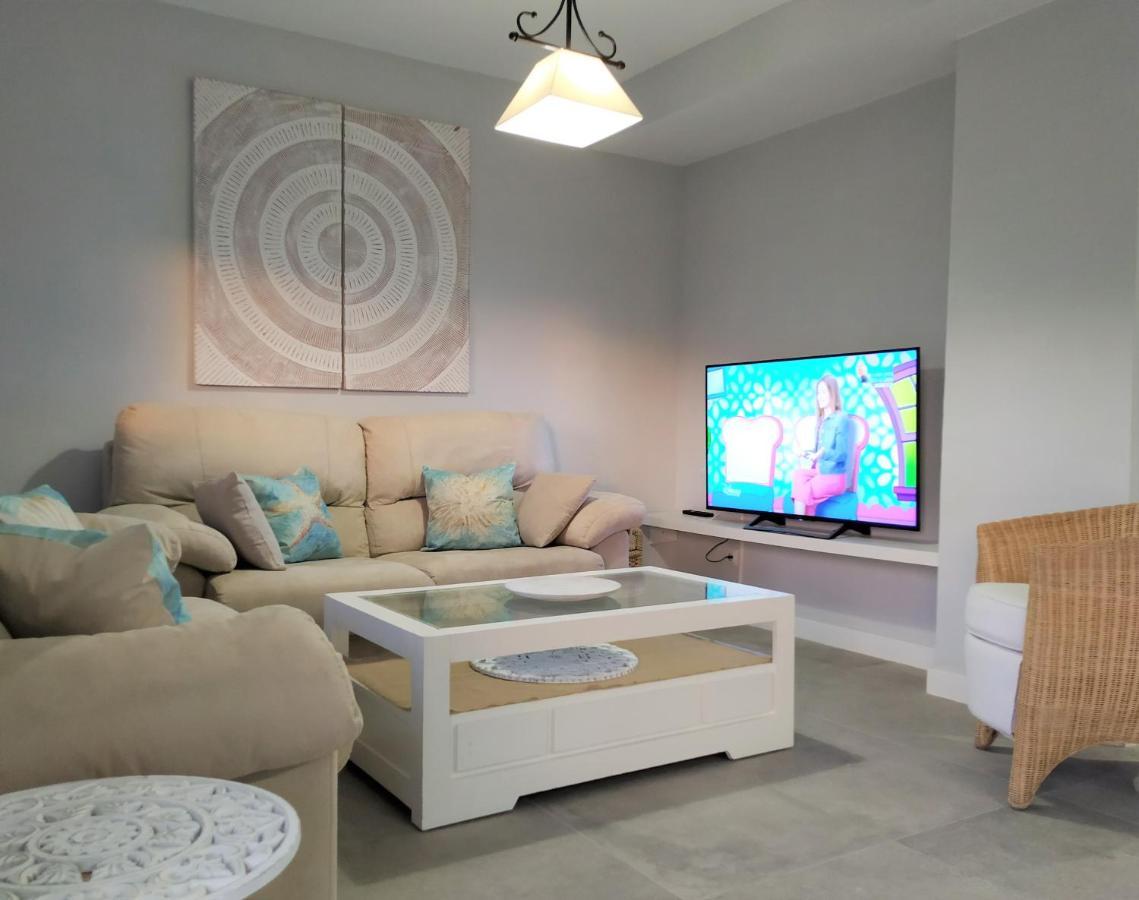 Pena Beach 3 Bedroom Duplex, Bbq, Pool, Sea Views, เบนัลมาเดนา ภายนอก รูปภาพ